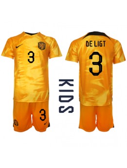 Nederländerna Matthijs de Ligt #3 Replika Hemmakläder Barn VM 2022 Kortärmad (+ byxor)